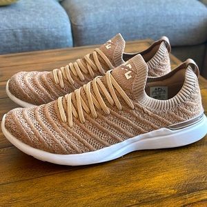 APL Women’s TechLoom Wave Shoes - Rose Gold